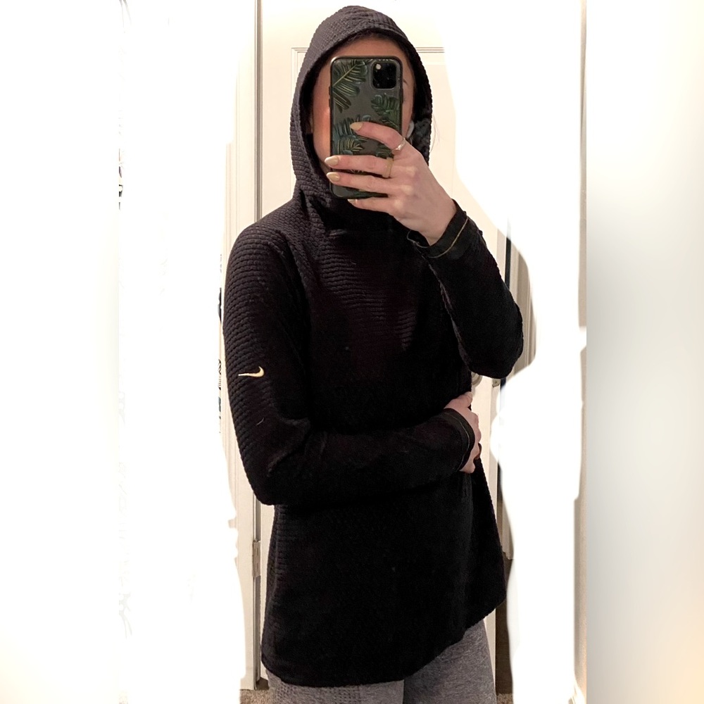 NIKE TECH Lightweight Hooded Long Sleeve Pull-over *never worn*